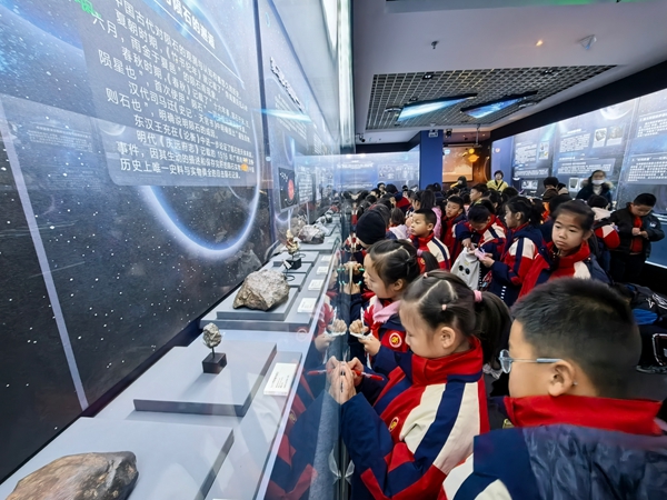 探秘东北“怪”民俗：冰雪里的烟火气